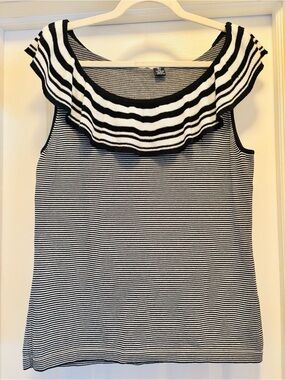 Gently used, CHAPS Black & White Striped Ruffle Neck Sleeveless Top 🖤🤍